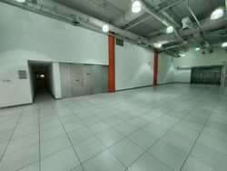 Auto World (D12), Warehouse #496694571